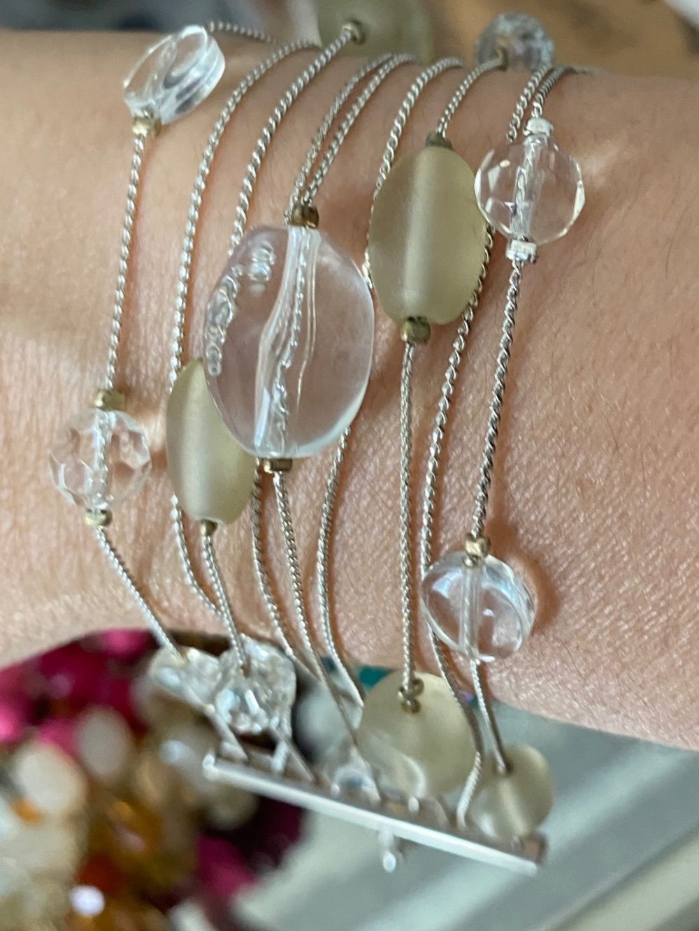 VINTAGE AVON CLEAR BEADED BRACELET